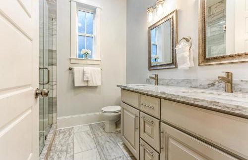 5BR with Pool - Great for Families - Near Everything - Foto 16