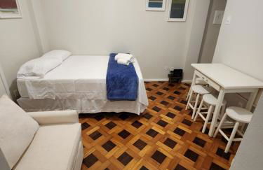 Complete studio one block from Flamengo beach - Foto 2