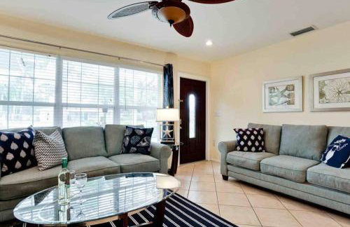 Great shape after Milton -Gorgeous Pool! - os - Photo 5