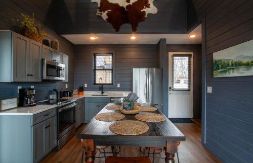 Chalet Amelia Lake View HotTub Fireplace Arcade - Foto 15