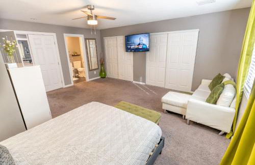 Spacious 2-Bedroom Townhouse with Pool & Private Patio in Central Las Vegas - Foto 9