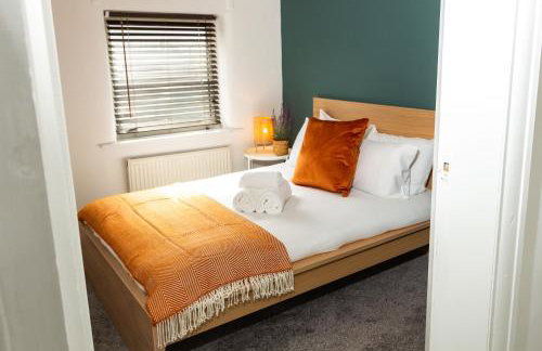 Stylish Comfort: 2BR Home in the Heart of Wigan - Foto 21