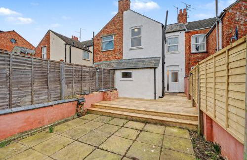 Countess House, Northampton - Stylish Modern 2-Bedroom House with Garden - Free Parking - Foto 18