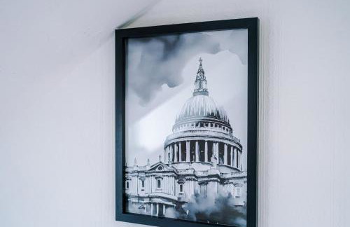 Spacious 5 bedroom house near Leeds City Centre sleeps 12 suits contractors with free parking - Foto 32