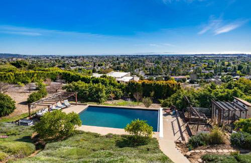 Luxury Home Atop the Hills - Foto 34