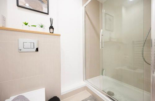 1BR River Retreat - Sleeps 4 - Parking - Foto 25