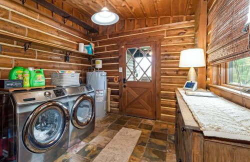3BR Luxury Log Cabin Near Franklin - Foto 54