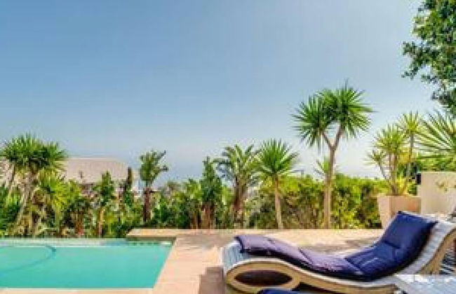 Secure Holiday Apartment w Private Pool Calico - Photo 40