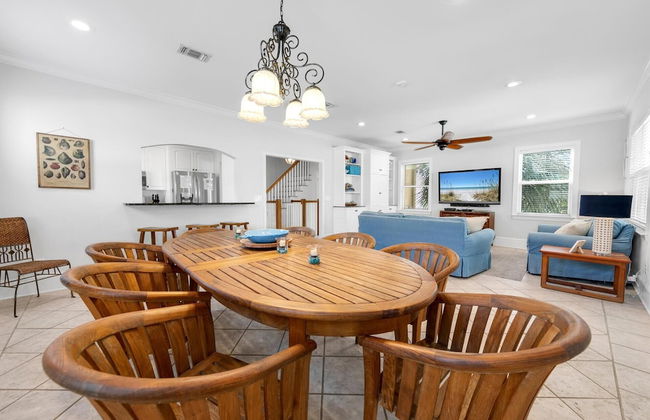 The Spyglass a 5 bed 3 bath house that sleeps 14 and just 67 steps from the beach - Foto 75