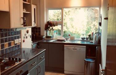 3 Bed Cottage - Sleeps 6 - Pets - Garden - Parking - Foto 25