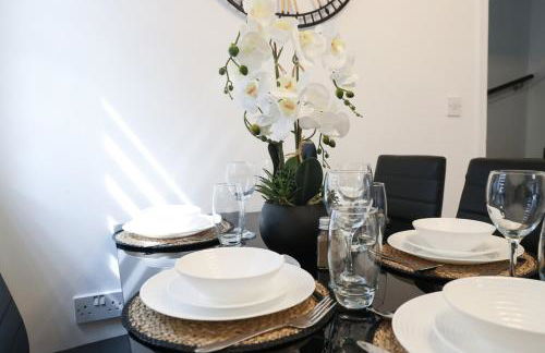 Elegant & Serene 3-BR Retreat Minutes from Heathrow Airport-London- Slough central-Legoland-Ascot-Windsor for Contractors-Families-Relocators-Businesses - Foto 45