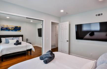 H&H Modern Lux 4BD 1 King Suite 3 Queen SoCal Disney - Foto 41