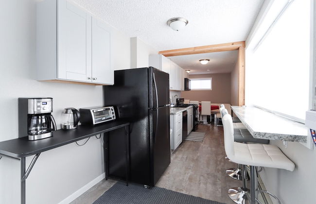 Downtown Granby Retreat & Spa - Photo 16