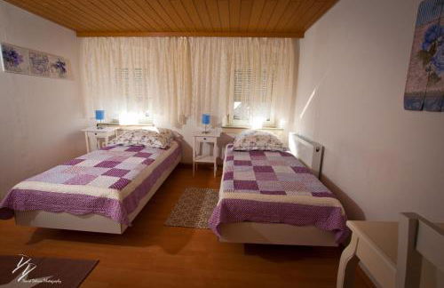 Quilt Inn - Photo 32