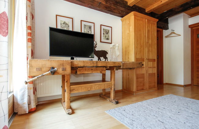 Beim Holzschnitzer - Foto 9