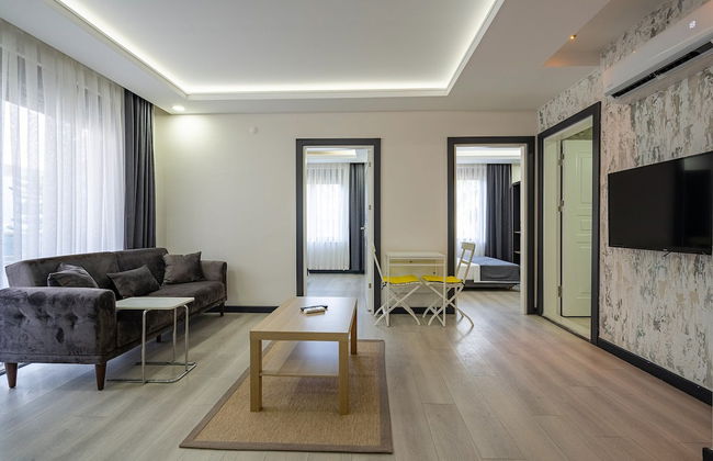 Eluxio Suite Hotel - Photo 43