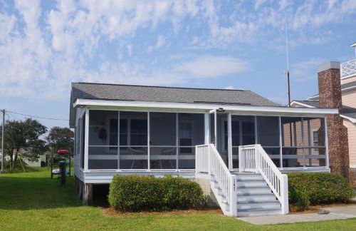 Waterfront, dock, Hot tub, kayaks, King Bedroom with amazing views, RELAXATION, 2 miles to the beach - Foto 39