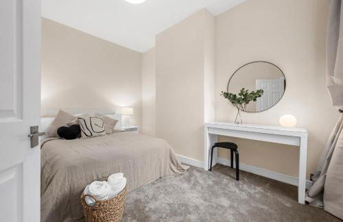 Blissful Breaks Near Old Trafford Stadium - Foto 17