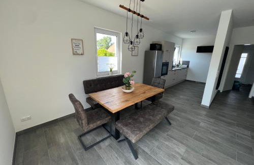 Doppelhaushälfte mit Terrasse - Foto 6