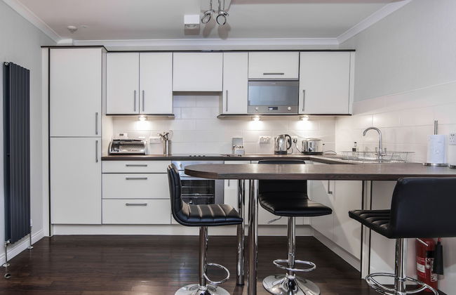 The Knight Residence Apartments by Mansley - Photo 35