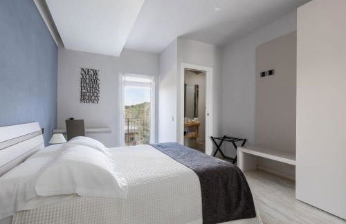 Villa Acquaviva with Panoramic, Private Pool and Gym - by PosarelliVillas - Foto 34