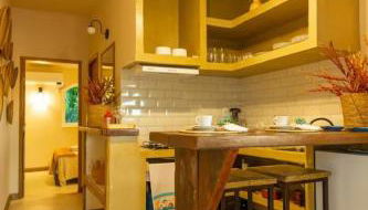 Container Vermelho na beira do rio e a poucos metros do mar com cozinha completo em mogiquiçaba bahia - Foto 5