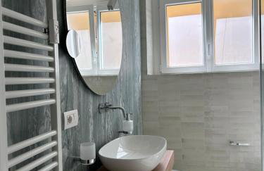 The Y Lake Como Apartment - Photo 16