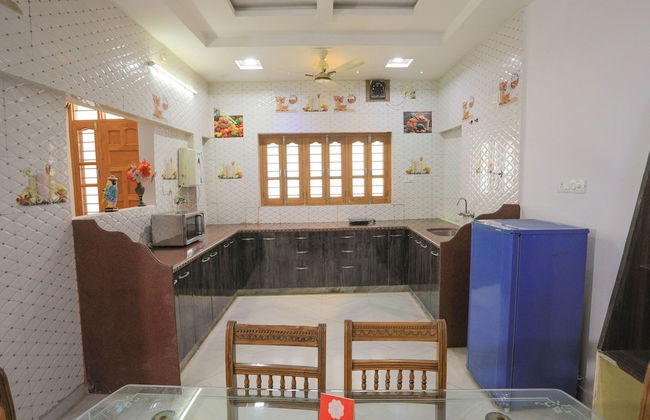 OYO 10287 Home 3BHK Villa near Lake City Mall - Foto 10
