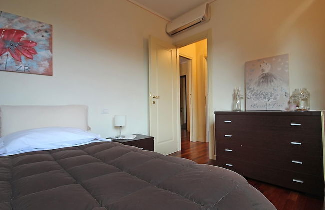 Apartment Self - Photo 5