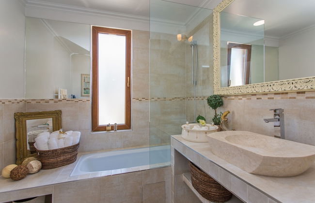 Luxury Villa Dolce Vita with Pool - Photo 22