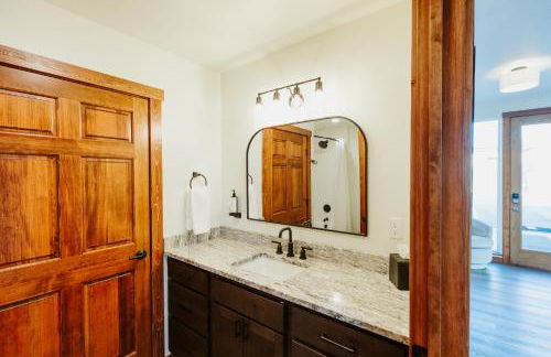 Blacktail Mountain Suites Close to Logan Health - Photo 4