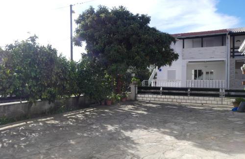 Family Apartment near Beach Petrčane - Quiet & Central - Unit 2 - Foto 5
