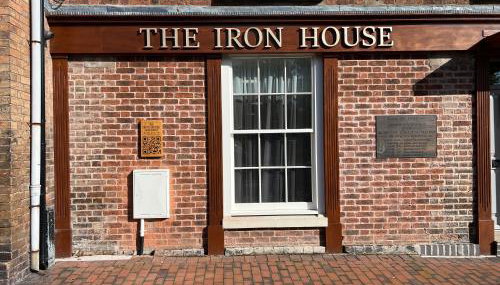 Hillary's Hideaway - Photo 3