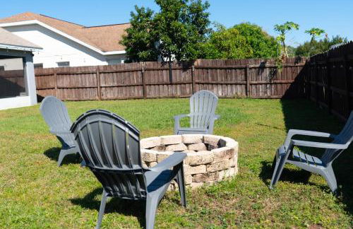 Spacious 4-bedroom 2-bath Abode - Foto 29