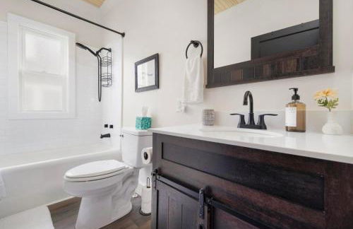 Walk to State Street - Remodeled Home - Foto 27