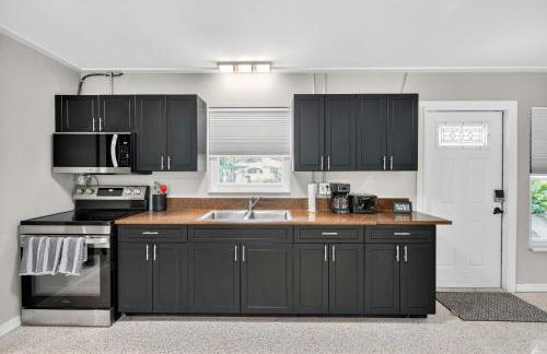 4BR Spacious Paradise - Photo 6