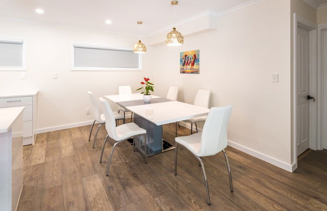 Brand New 5BR home with view of the sea - Photo 14