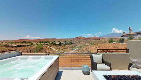 Townhome w Private Hot Tub Air Hockey and more - Foto 2