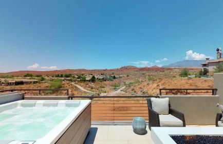 Townhome w Private Hot Tub Air Hockey and more - Foto 2