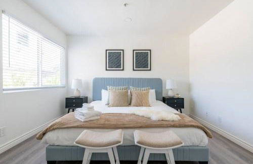 Modern 2BR Condo with King Bed & Balcony near LA - Foto 4