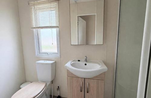 Stunning 8 Berth Caravan With Decking, Ref 71012P - Photo 19