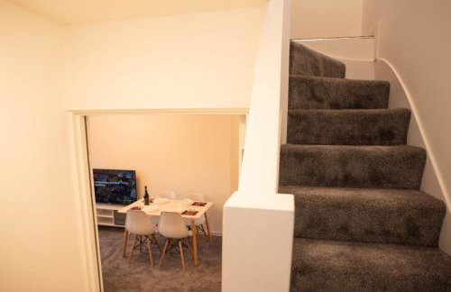 Walnut Flat, 2-Bedroom with Ensuite - Parking, Netflix, WIFI - Close to Oxford, Bicester & Blenheim Palace - F4 - Photo 19