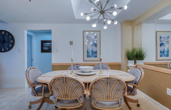 Uhost AI 2BR Condo w Balcony Great Views - Foto 16