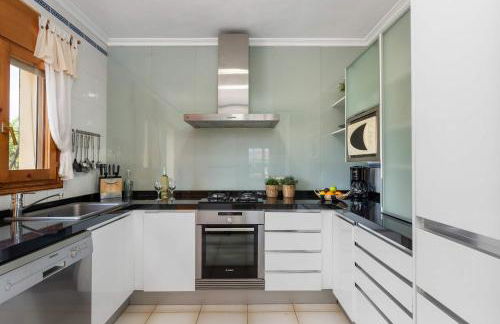 Villa Escudero - Plusholidays - Photo 14