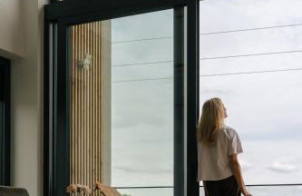 Rumiane pola - stodoła na Mazurach z widokiem na jezioro - Foto 10