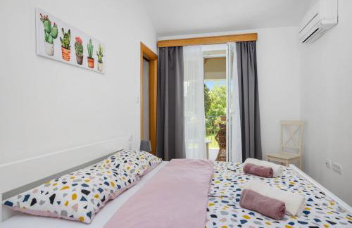 Charming Villa with Pool - Foto 28