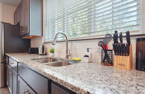 3BR King Bed Balcony North Raleigh - Foto 11