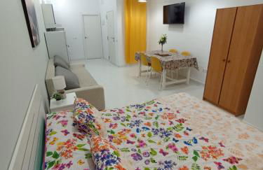 Orange Apartments - Photo 8