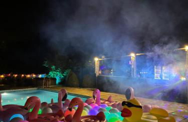 Grade II Listed Farmhouse, Pool, Hot Tub, Games Room, Celebration Hall, Car Park, 10ppl, 45 min from Central London - Foto 15