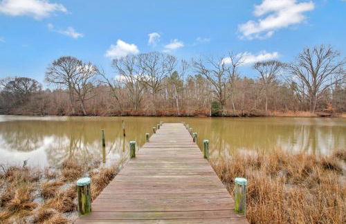 Gorgeous Creek Side Ranch-Style Estate With Dock - Foto 3